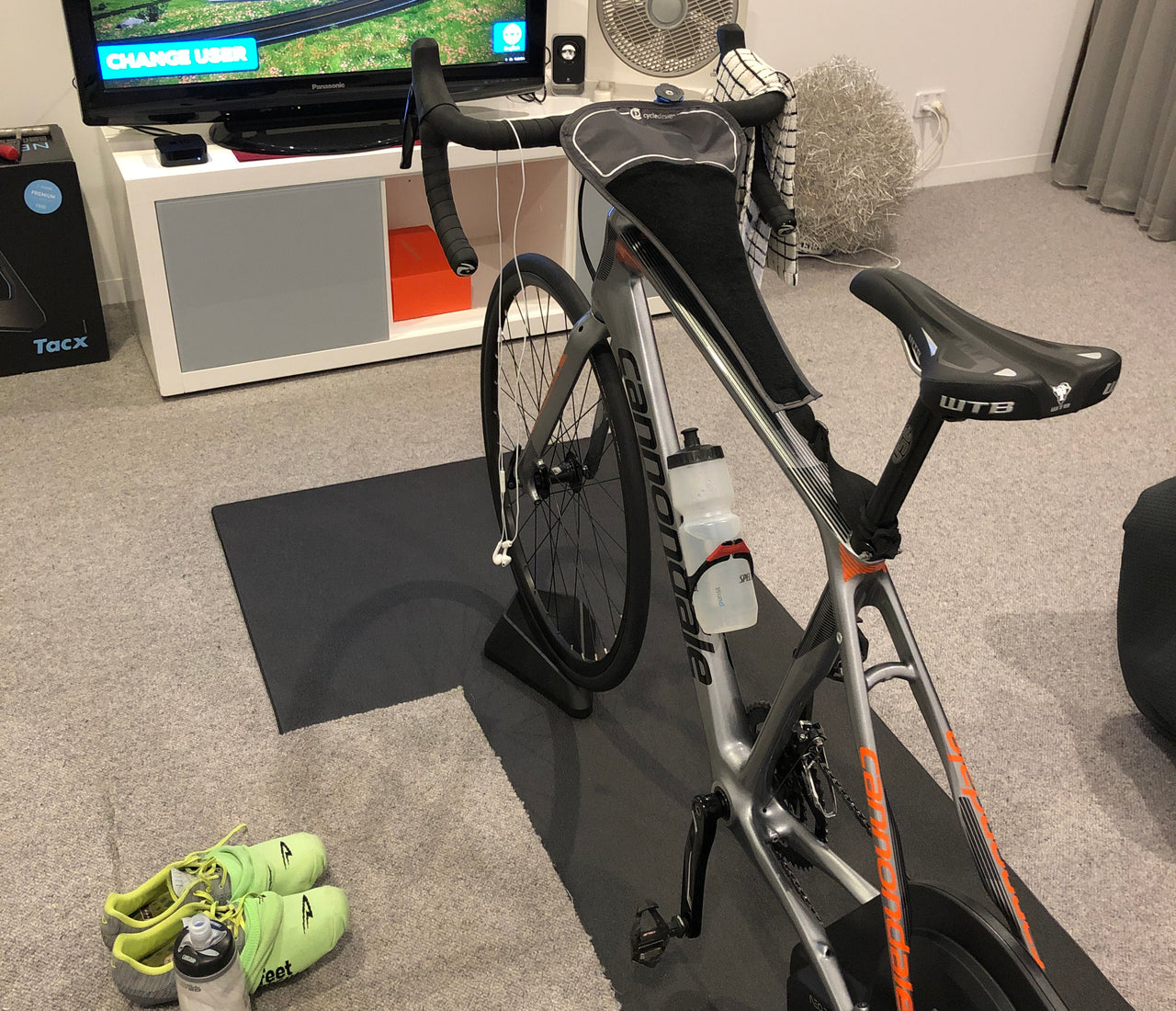 How to setup the ideal indoor trainer studio Urban Pedaler