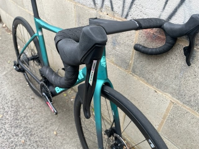 2024 Bianchi Specialissima Pro - Sram Force AXS - Size 55cm